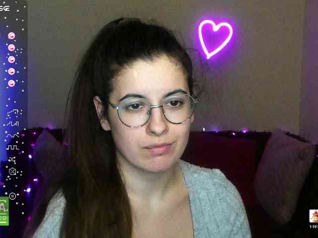 AminaBeatris13 webcam