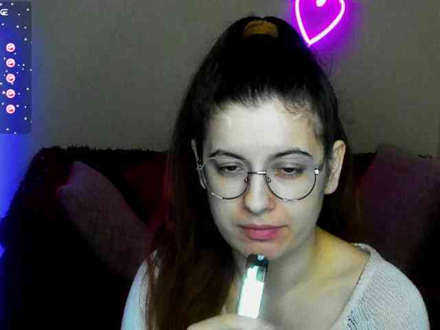 AminaBeatris13 webcam