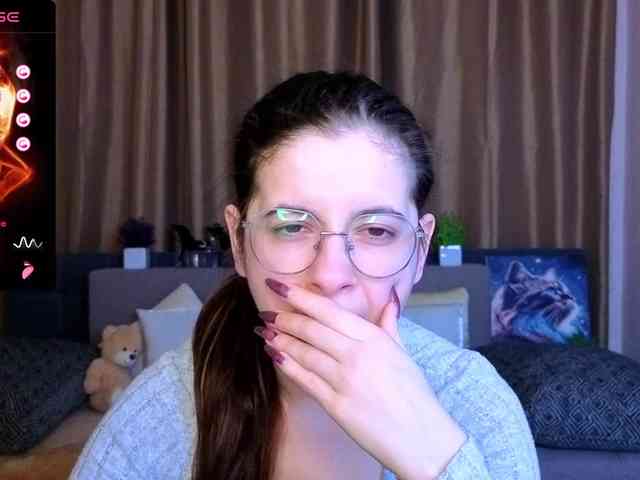 AminaBeatris13 webcam