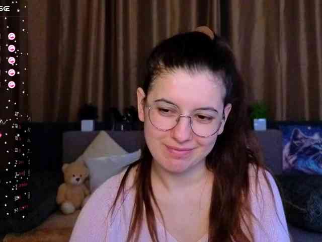 AminaBeatris13 webcam