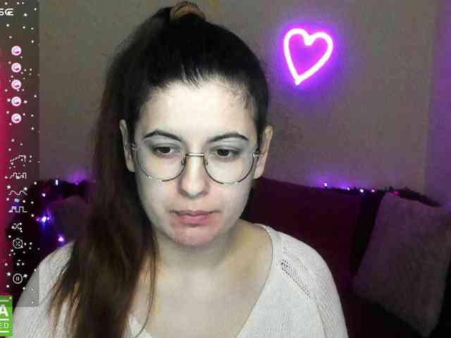 AminaBeatris13 webcam