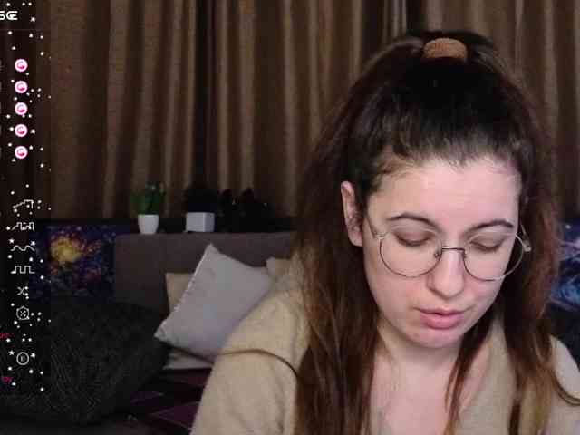 AminaBeatris13 webcam