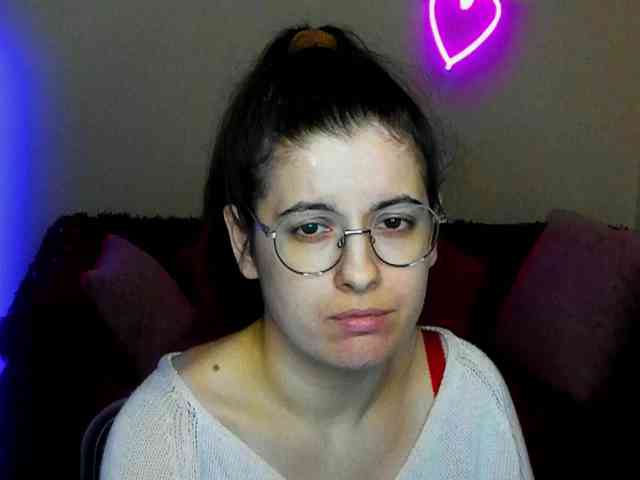 AminaBeatris13 webcam