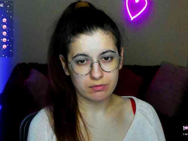 AminaBeatris13 webcam