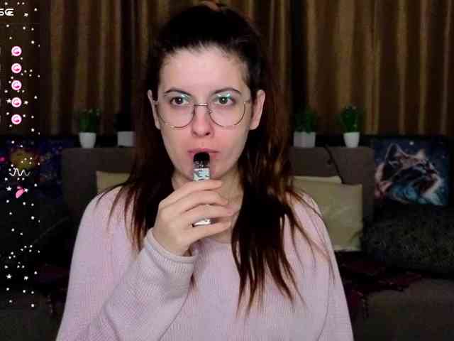 AminaBeatris13 webcam