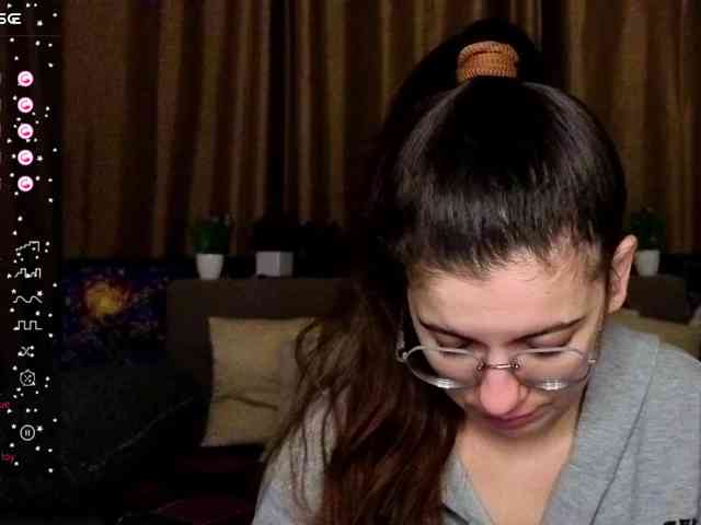 AminaBeatris13 webcam