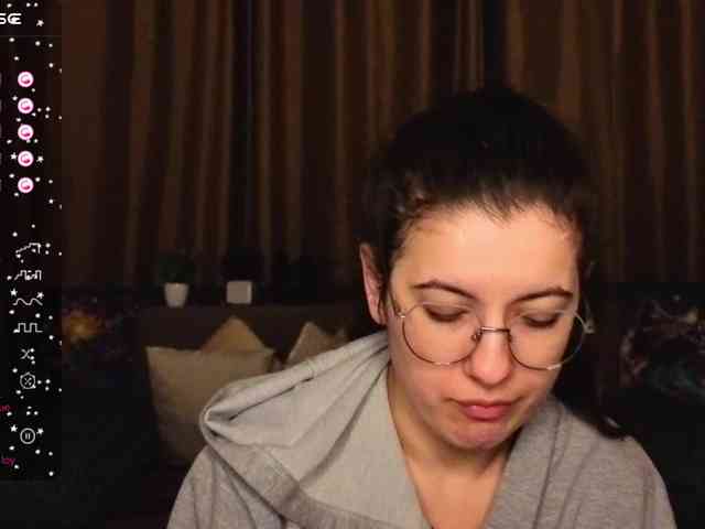 AminaBeatris13 webcam