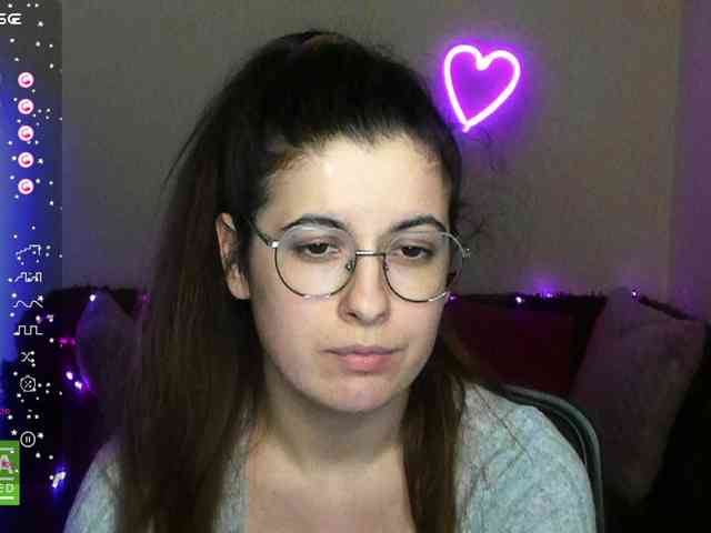 AminaBeatris13 webcam