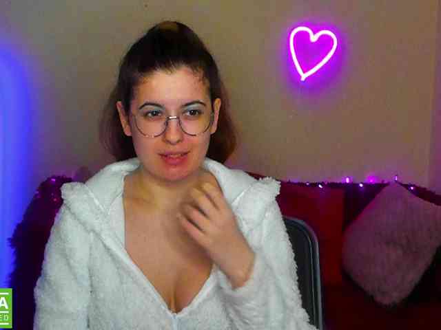 AminaBeatris13 webcam