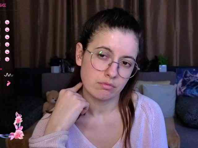 AminaBeatris13 webcam