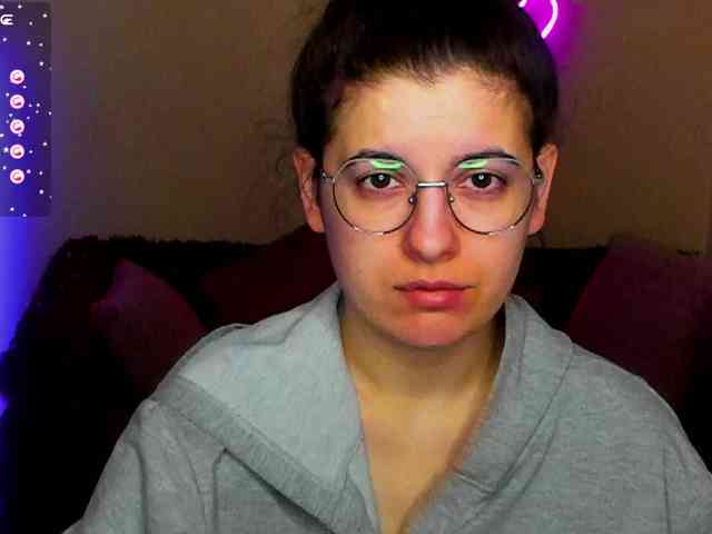 AminaBeatris13 webcam