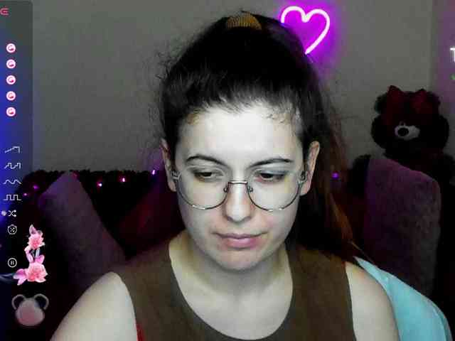 AminaBeatris13 webcam