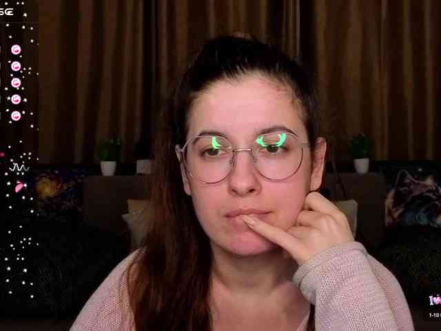 AminaBeatris13 webcam