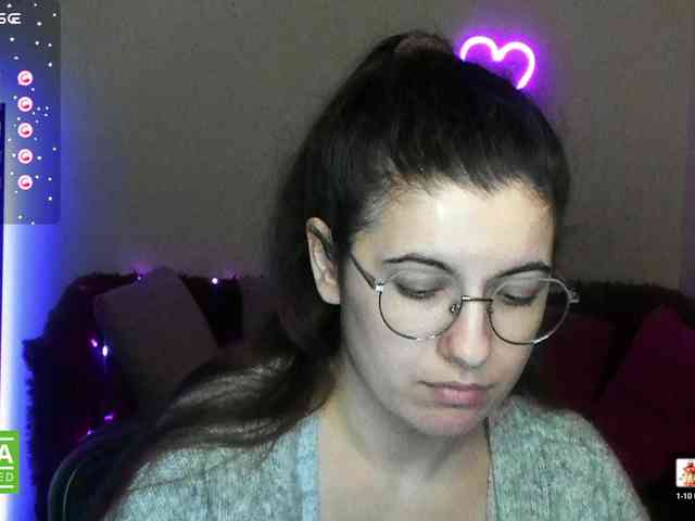 AminaBeatris13 webcam