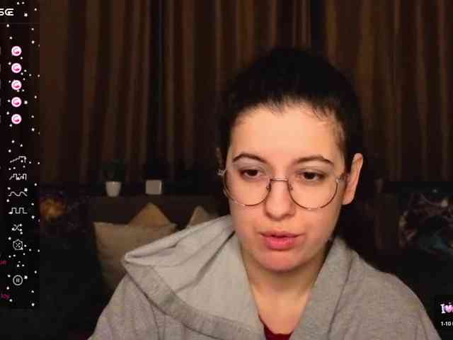 AminaBeatris13 webcam