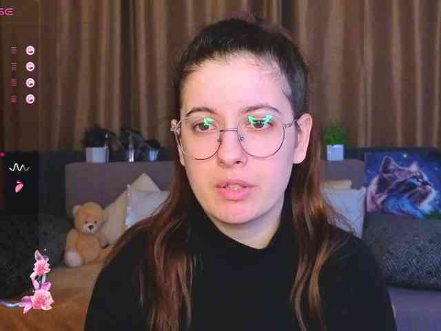 AminaBeatris13 webcam