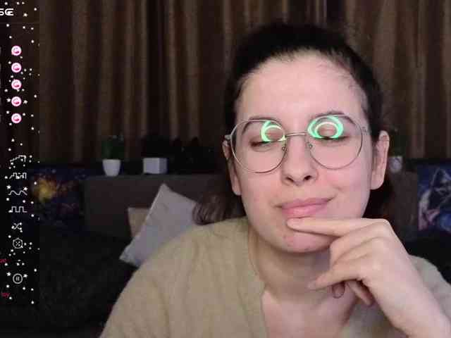 AminaBeatris13 webcam