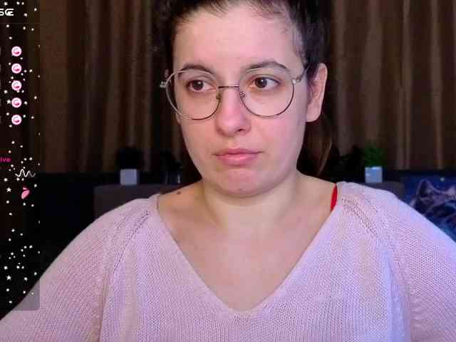 AminaBeatris13 webcam