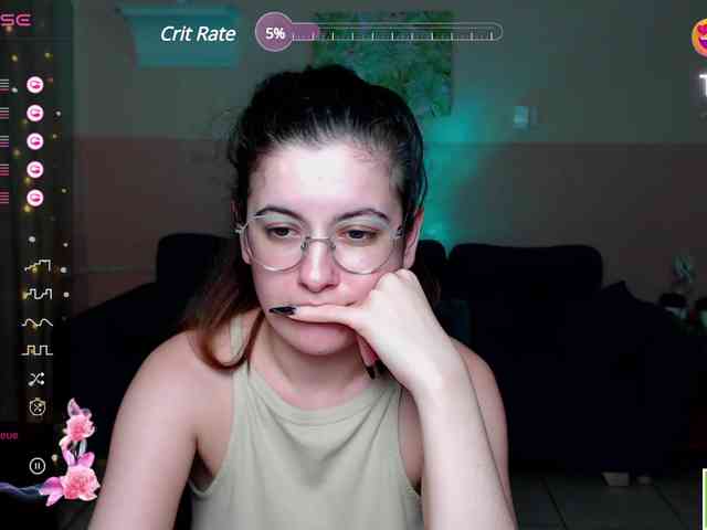 AminaBeatris13 webcam