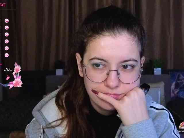 AminaBeatris13 webcam