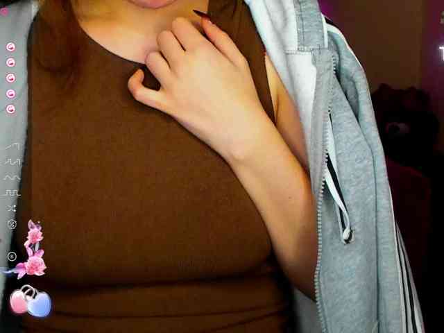 AminaBeatris13 webcam