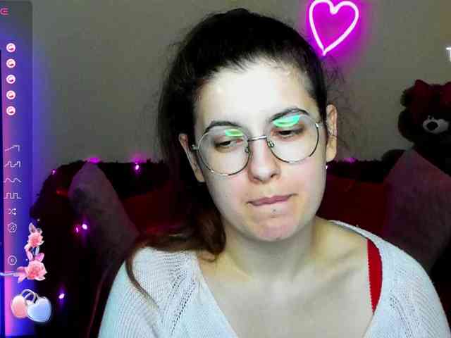 AminaBeatris13 webcam