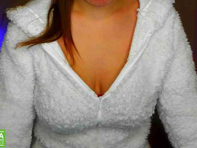 AminaBeatris13 webcam