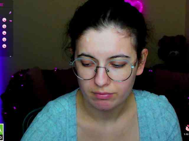 AminaBeatris13 webcam