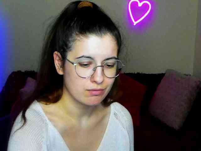 AminaBeatris13 webcam