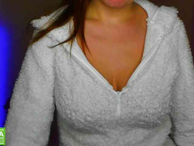 AminaBeatris13 webcam