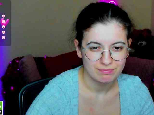 AminaBeatris13 webcam