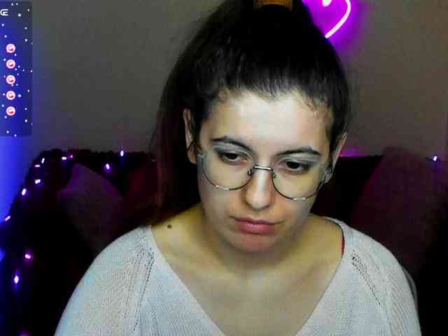 AminaBeatris13 webcam