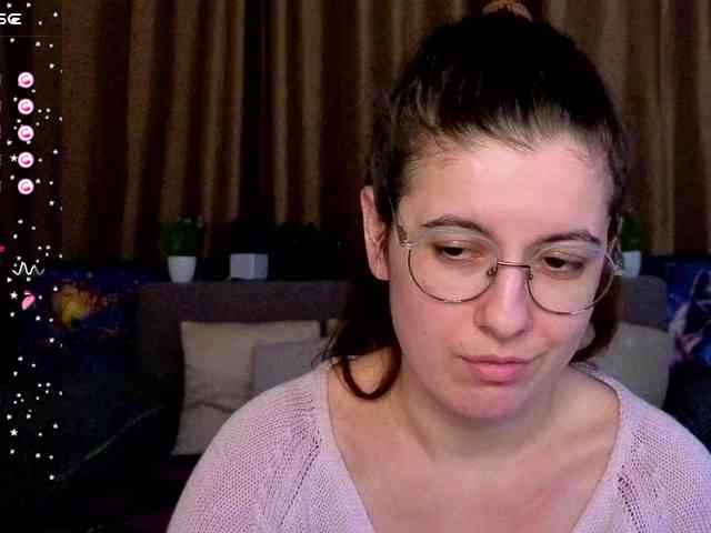 AminaBeatris13 webcam