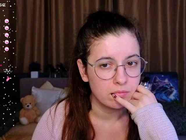 AminaBeatris13 webcam