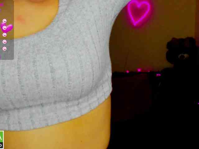 AminaBeatris13 webcam