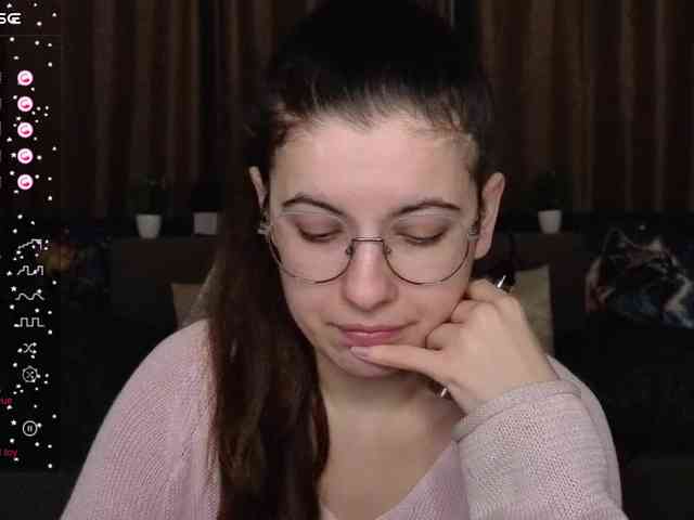 AminaBeatris13 webcam