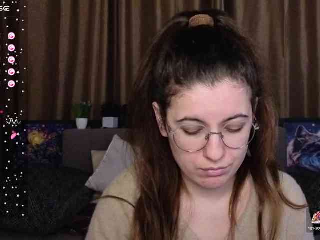 AminaBeatris13 webcam