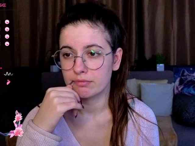 AminaBeatris13 webcam