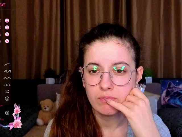 AminaBeatris13 webcam