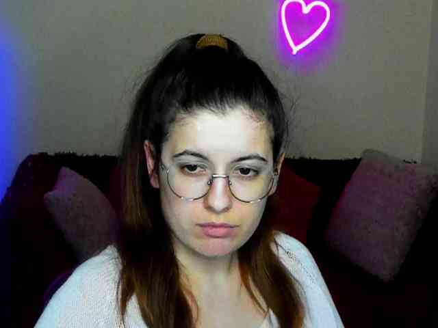 AminaBeatris13 webcam