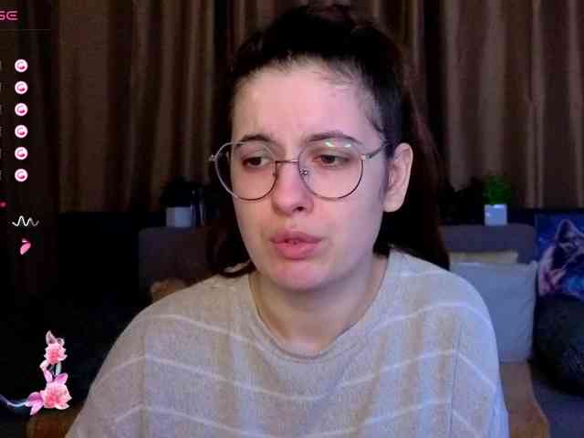 AminaBeatris13 webcam