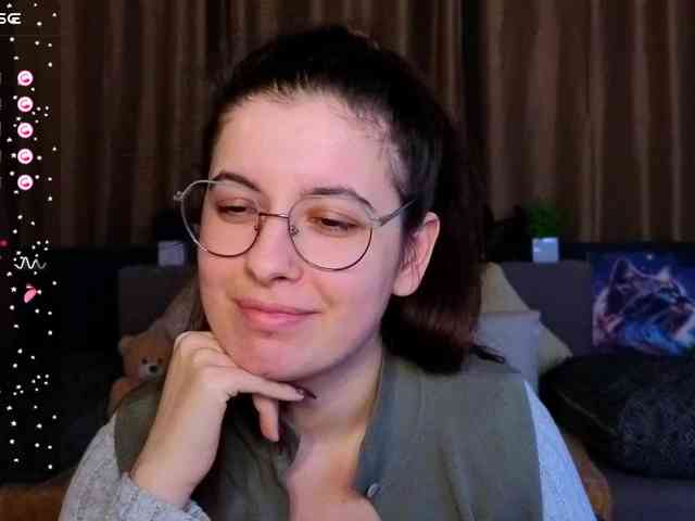 AminaBeatris13 webcam