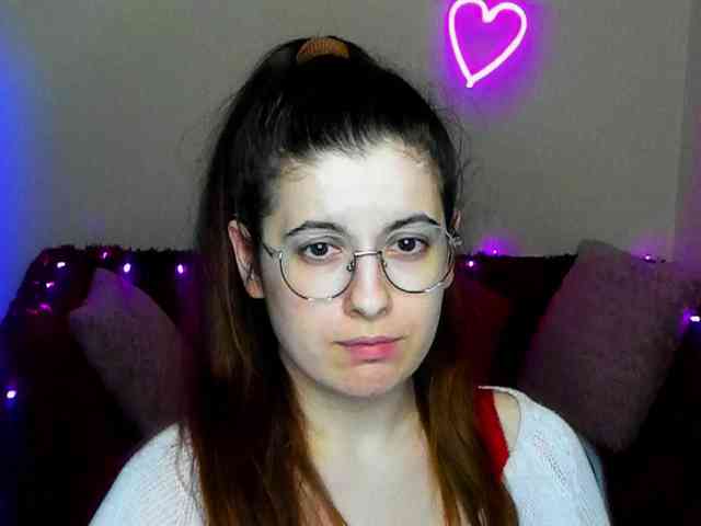 AminaBeatris13 webcam