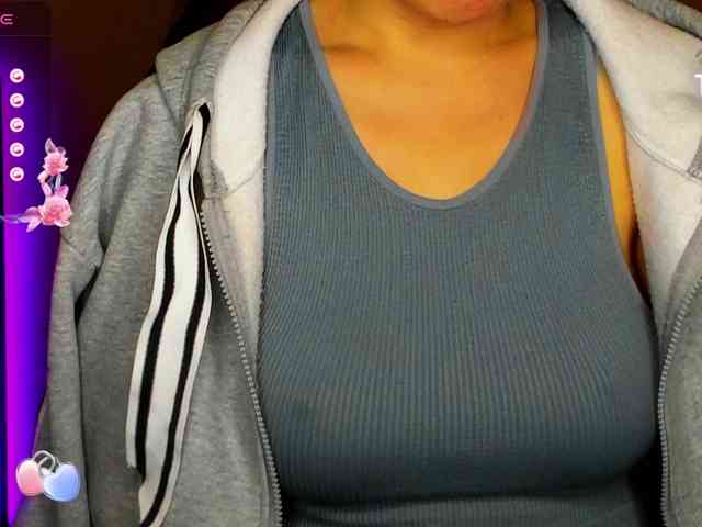 AminaBeatris13 webcam