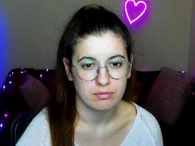 AminaBeatris13 webcam