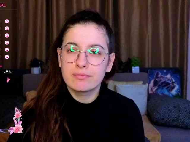 AminaBeatris13 webcam