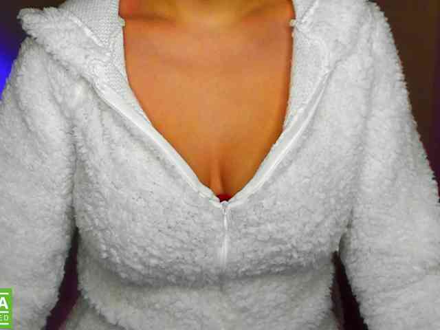 AminaBeatris13 webcam