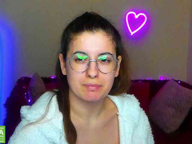 AminaBeatris13 webcam