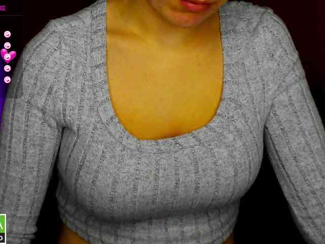 AminaBeatris13 webcam