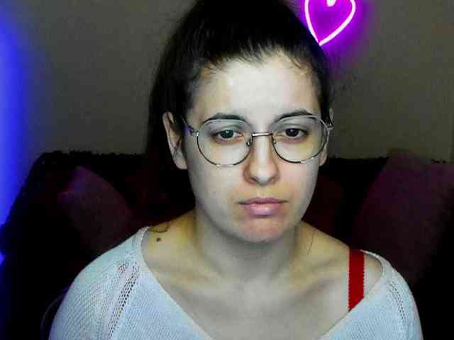 AminaBeatris13 webcam